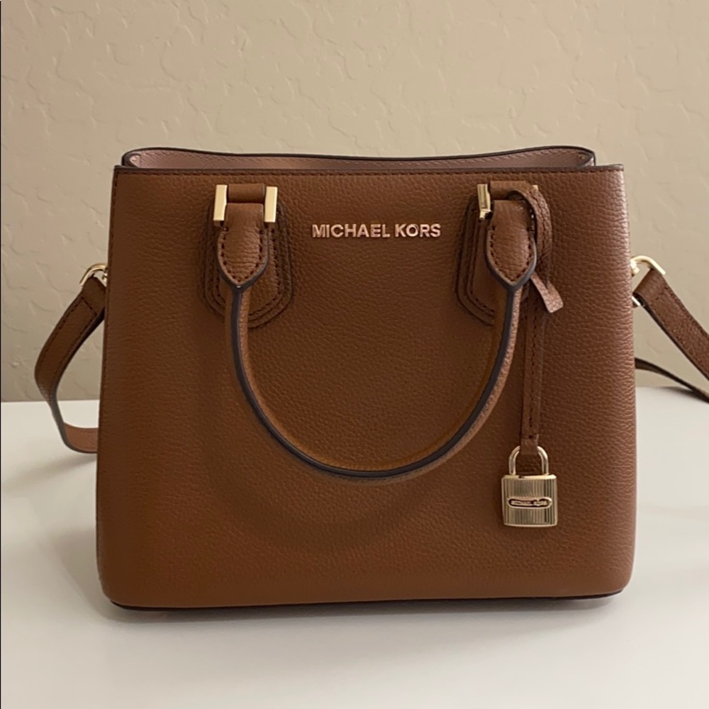 Michael Kors Crossbody in Camel